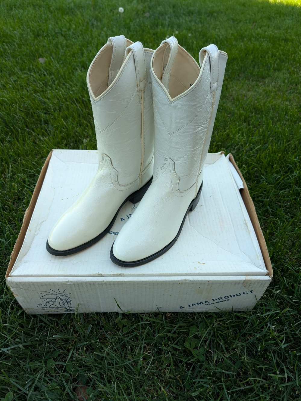 Old West Western Boots Womens Leather Round Toe Pull On White 10B NOS Dyeable